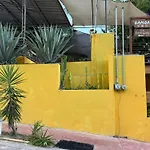 La Embajada Hostel Bacalar