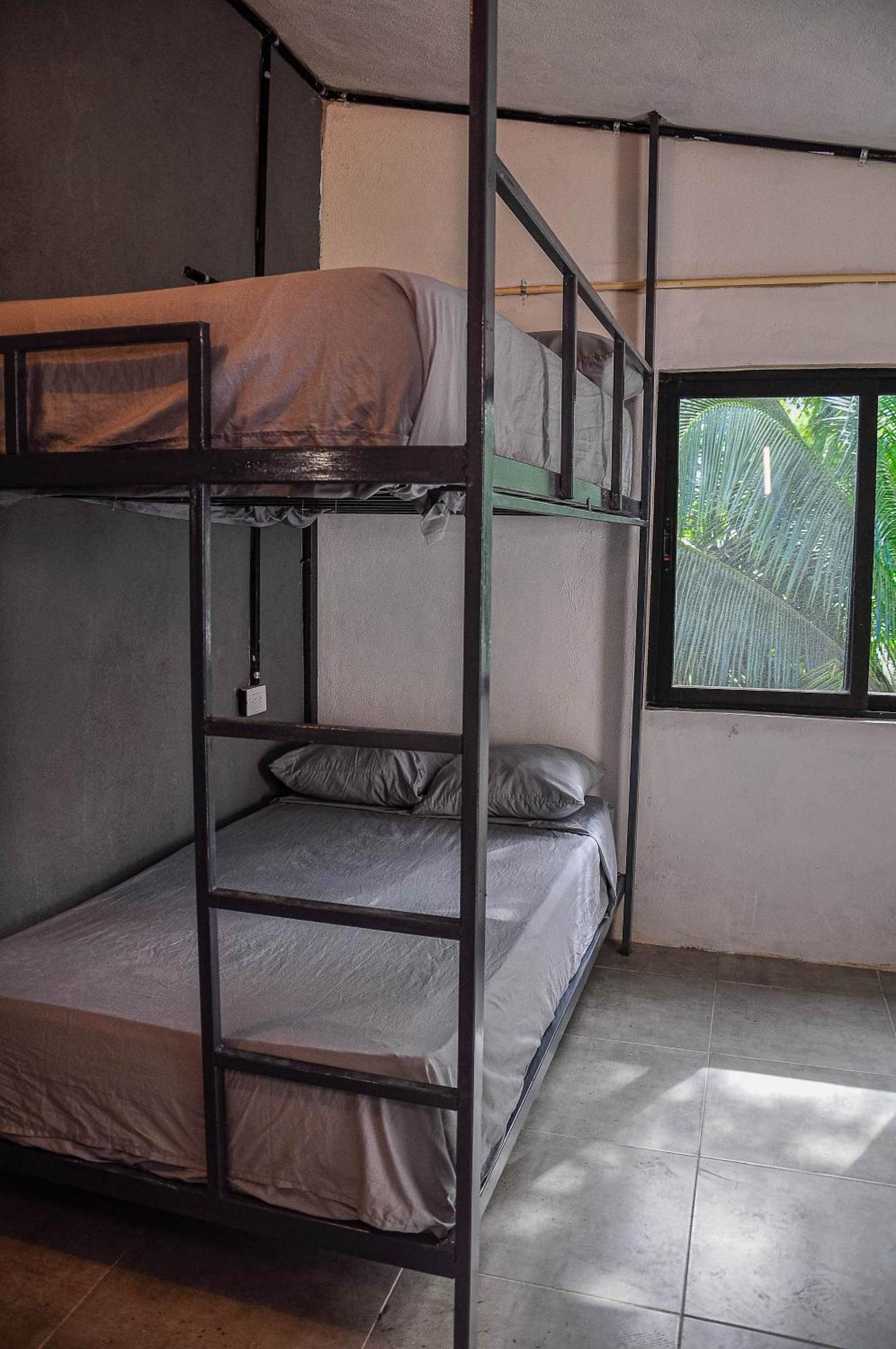 Hostel La Embajada Bacalar